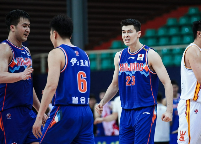 广州队发布备战花絮，窗口期手感冰凉，法甲任务艰巨，赛程密集仍需轮换的简单介绍